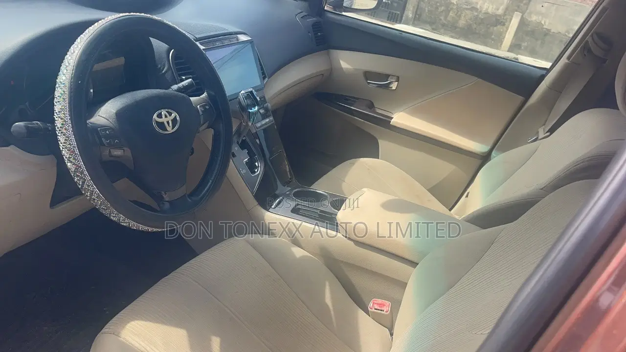 Toyota Venza LE 2011 Brown
