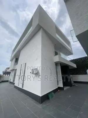 6bdrm Duplex in Banana Island for sale