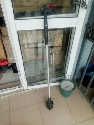 Tagline Push-Pull Pole