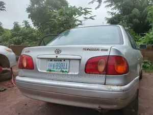 Toyota Corolla 2004 Gold