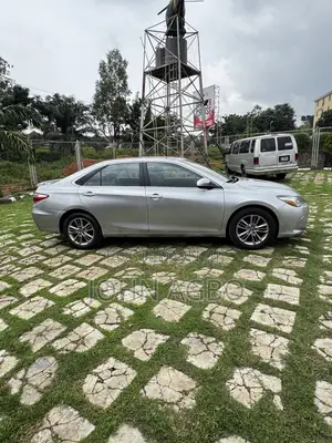 Toyota Camry 2017 Silver