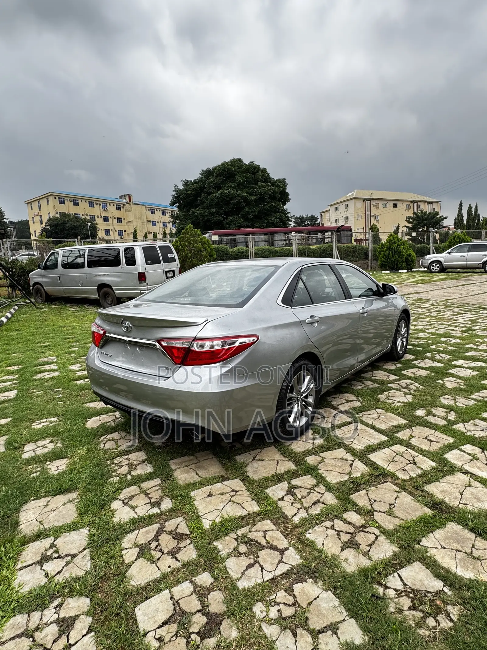 Toyota Camry 2017 Silver