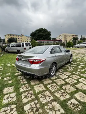 Toyota Camry 2017 Silver