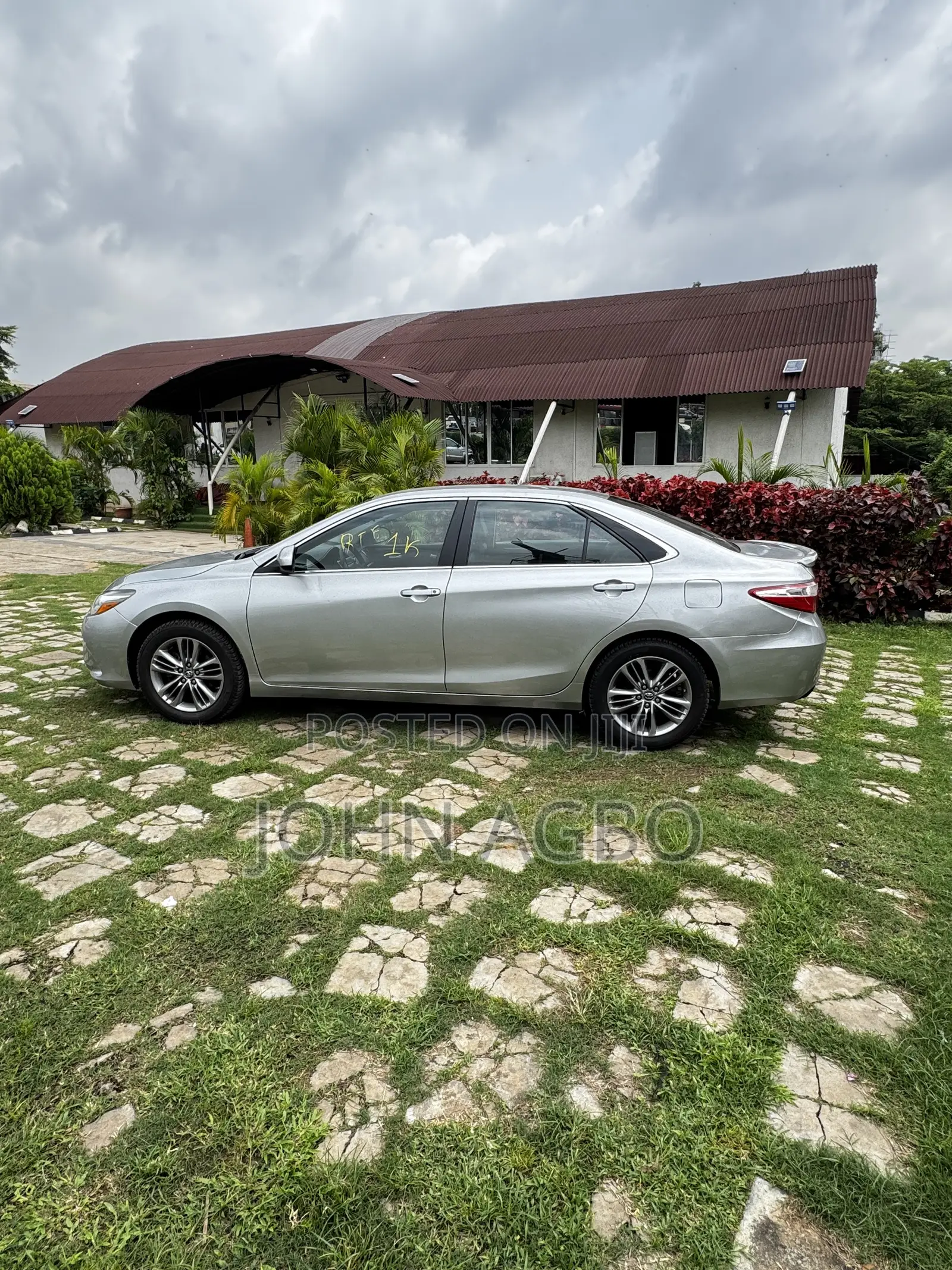 Toyota Camry 2017 Silver