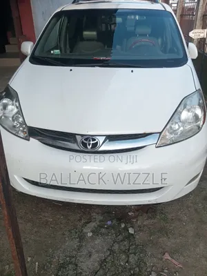 Toyota Sienna 2007 White