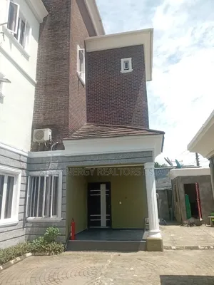 4bdrm Townhouse / Terrace in Osapa london for rent