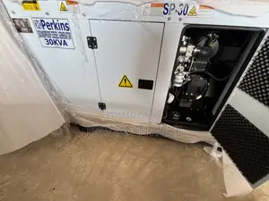Stamford Alternator {30kva}Perkins Diesel Soundproof Generator