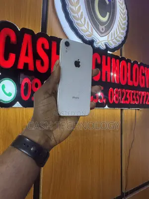 Apple iPhone XR 128 GB White