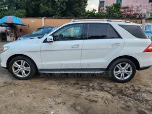 Mercedes-Benz M Class ML350 4MATIC 4dr SUV AWD (3.5L 6cyl 7A) 2014 White
