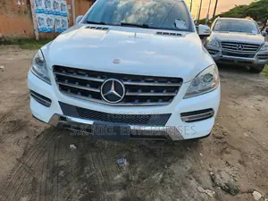 Mercedes-Benz M Class ML350 4MATIC 4dr SUV AWD (3.5L 6cyl 7A) 2014 White