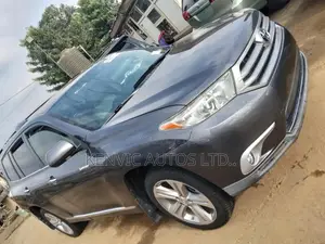 Toyota Highlander Limited 3.5l 4WD 2013 Gray