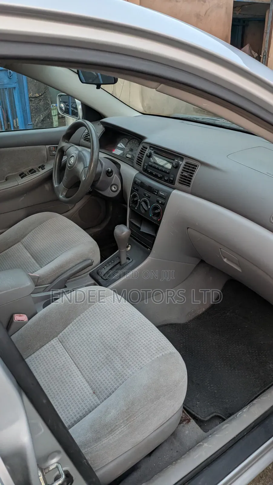 Toyota Corolla LE 2005 Silver