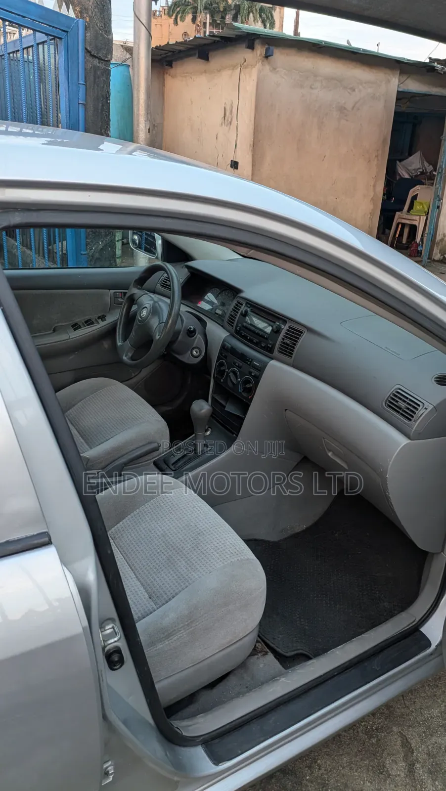 Toyota Corolla LE 2005 Silver