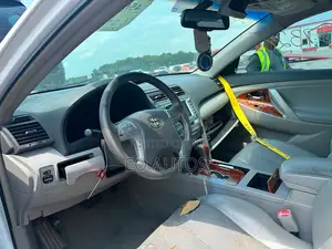Toyota Camry XLE 4dr Sedan (2.4L 4cyl 5A) 2009 White