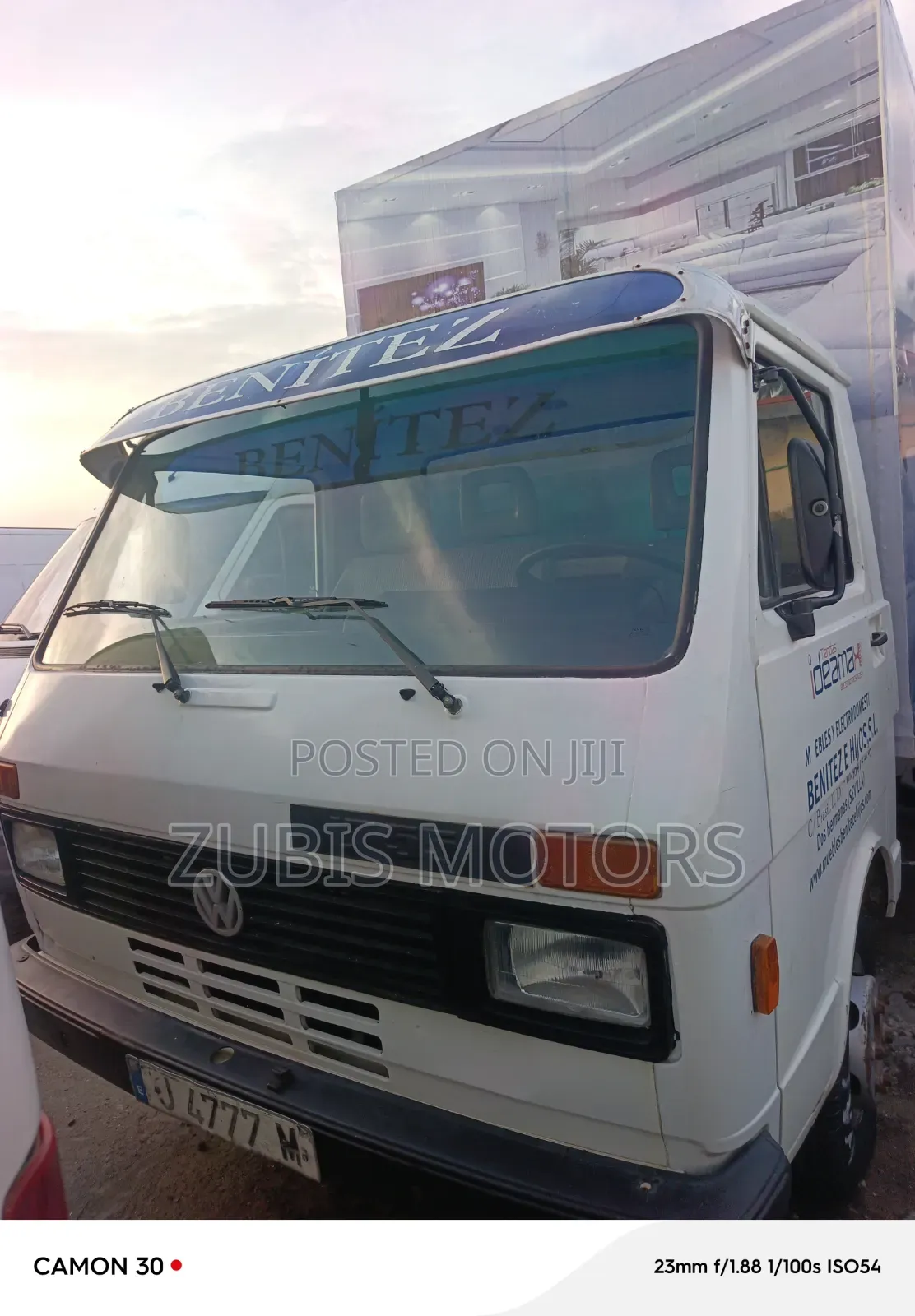 Volkswagen LT 2000 Red
