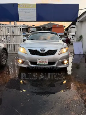 Toyota Camry SE 4dr Sedan (2.5L 4cyl 6A) 2011 Silver