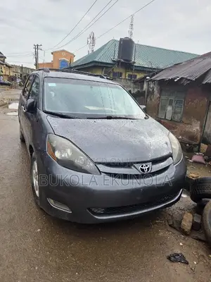 Toyota Sienna LE AWD 2006 Gray