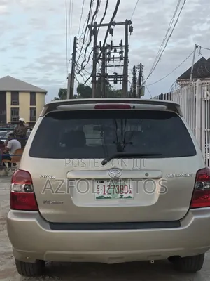 Toyota Highlander Limited V6 2005 Gold