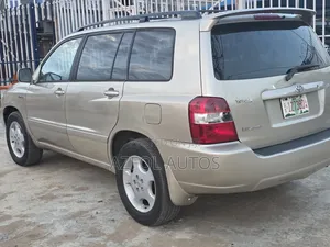 Toyota Highlander Limited V6 2005 Gold