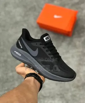 High Quality Zoom Nike Sneakers