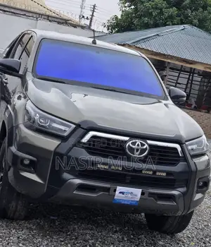 Toyota Hilux 2025 Black
