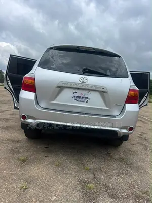Toyota Highlander SE 2010 Silver