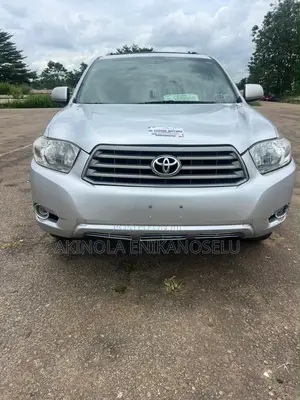 Toyota Highlander SE 2010 Silver