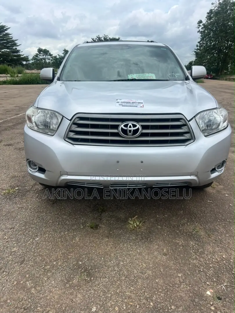 Toyota Highlander SE 2010 Silver