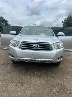 Toyota Highlander SE 2010 Silver