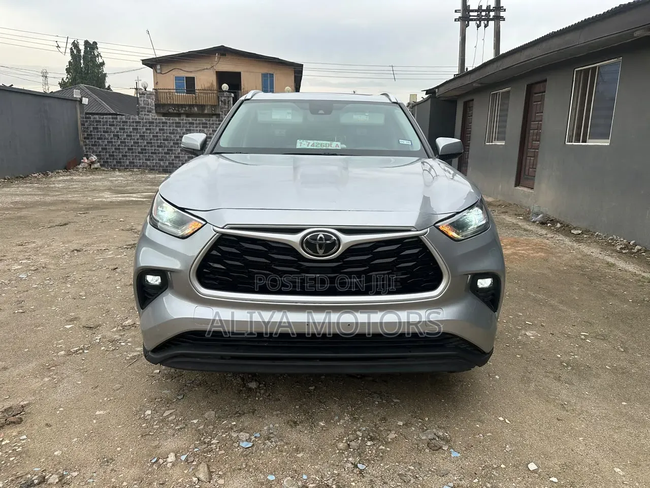 Toyota Highlander XLE 2021 Silver