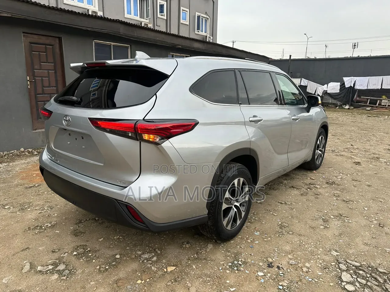 Toyota Highlander XLE 2021 Silver