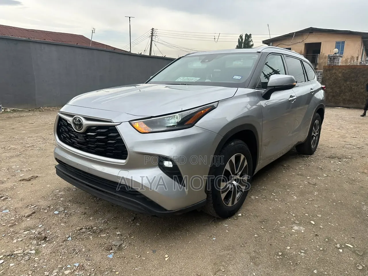 Toyota Highlander XLE 2021 Silver