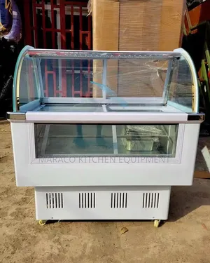 12pan Ice Cream Display
