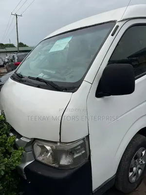 Toyota HiAce 2014 White