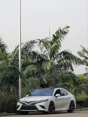 Toyota Camry XSE FWD (2.5L 4cyl 8AM) 2018 White