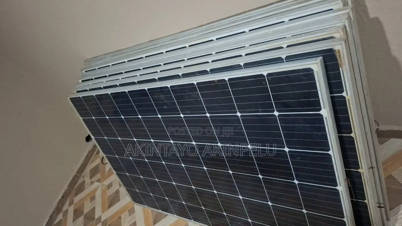 High-Efficiency Monocrystalline Solar Panels