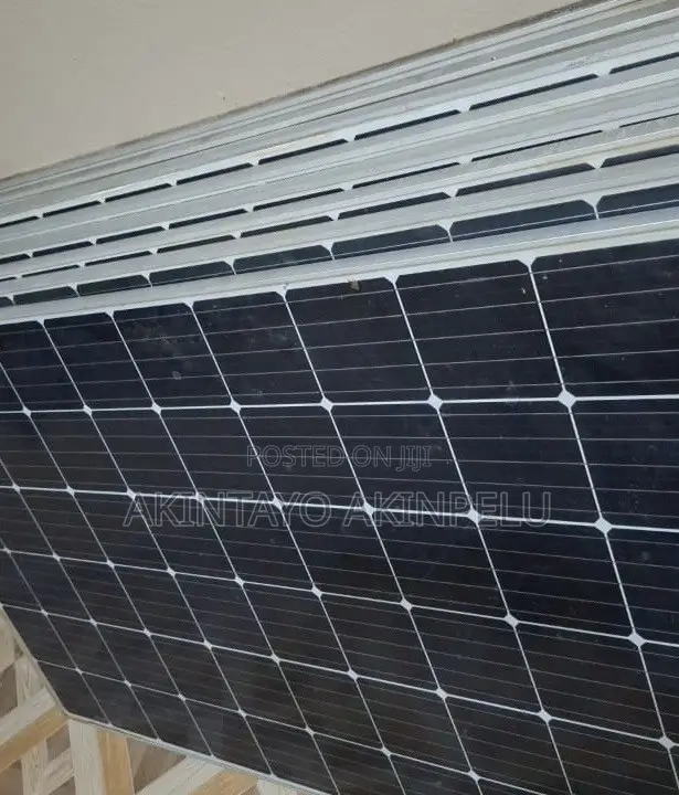 High-Efficiency Monocrystalline Solar Panels