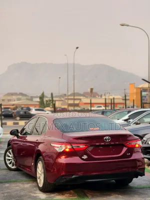 Toyota Camry 2018 Burgundy