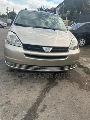Toyota Sienna 2005 Gold