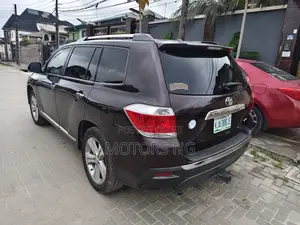 Toyota Highlander Limited 3.5l 4WD 2013 Black