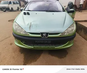 Peugeot 206 2010 Green