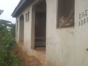 2bdrm Bungalow in Odogunyo Estate, Erunwe for sale