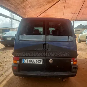 Volkswagen Transporter 2004 Blue