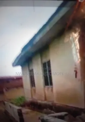 6bdrm Apartment in Aba Ayinde,Apata, Ido for sale
