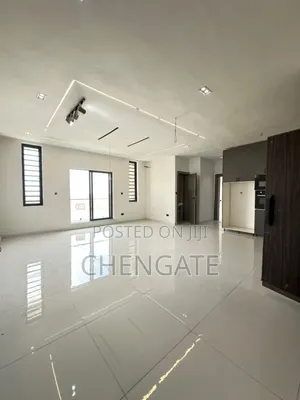 3bdrm Penthouse in Ikate for sale