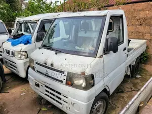 Mitsubishi Fuso Canter 2009 White