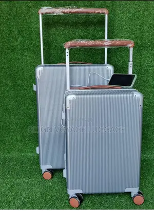 Luxury Ribbed 2 Piece Luggage Set