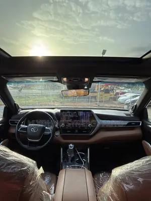 Toyota Highlander Platinum 2022 Blue