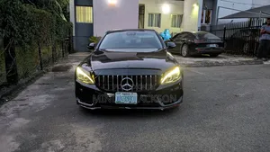 Mercedes-Benz C300 2016 Black