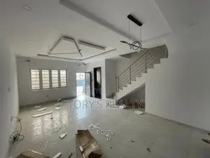 4bdrm Duplex in Lekki Phase 2 for rent